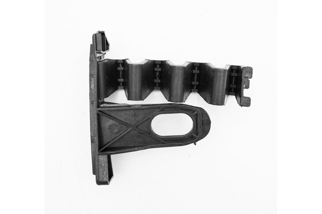 Staffa Destra Paraurti Anteriore-Laterale-Plastica Per Audi A4 (b9) (AD0261005)